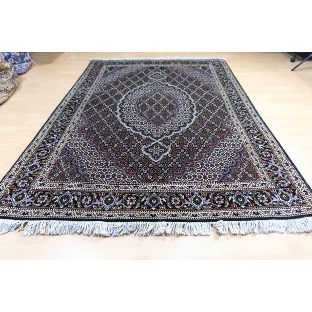 Middle Eastern Hand-Knotted Rug with Tabriz Medallion Mahi Fish Pattern For Sale - Image 6 of 14