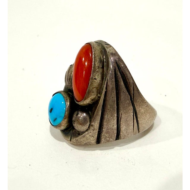 Navajo Indian Art Navajo Old Pawn Heavy Sterling Silver Turquoise Coral Native American Ring Southwest For Sale - Image 4 of 7
