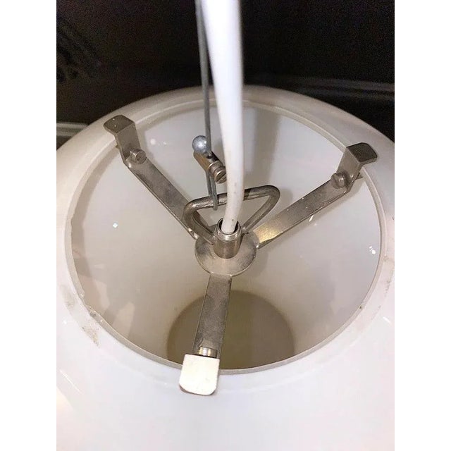 1970s Italian 1970s White and Beige Blown Glass Pendant Light For Sale - Image 5 of 10