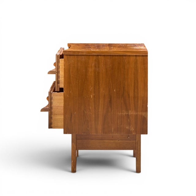 Mid 20th Century Young Manufacturing Mid Century Walnut Curved Front Nightstands - Pair For Sale - Image 5 of 11