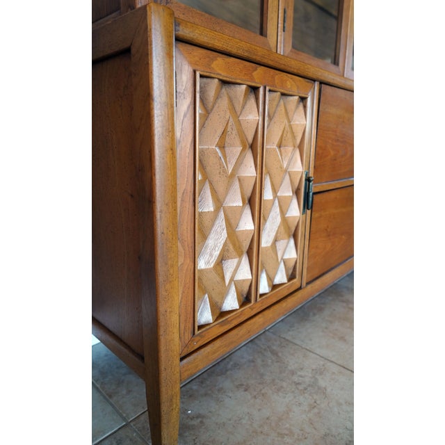 Mid-Century Modern 1960s Broyhill Premiere Brasilia “Diamond Head” Walnut China Hutch / Display Cabinet For Sale - Image 3 of 12
