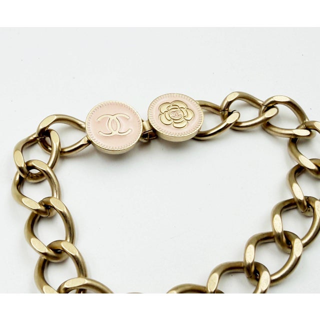 2000 - 2009 Chanel Gold CC Camellia Pink Button Chain Bracelet For Sale - Image 5 of 5