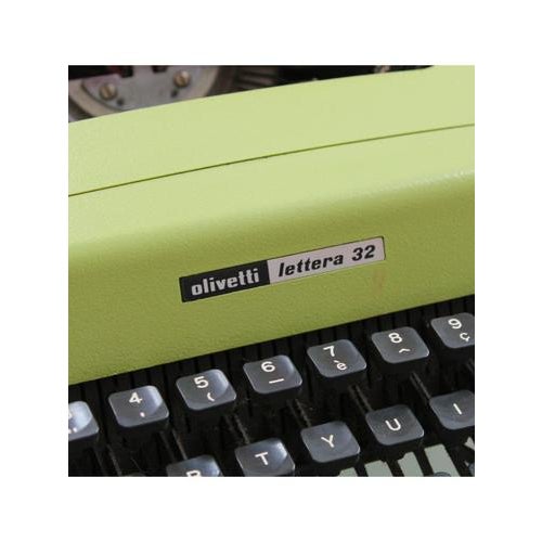 32 Typewriter from Olivetti Lettera For Sale - Image 9 of 15