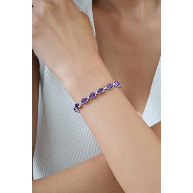 Hallmarked 925 Sterling Silver East West 13.65 Ct Oval Amethyst Tennis Bracelet For Sale - Image 6 of 13