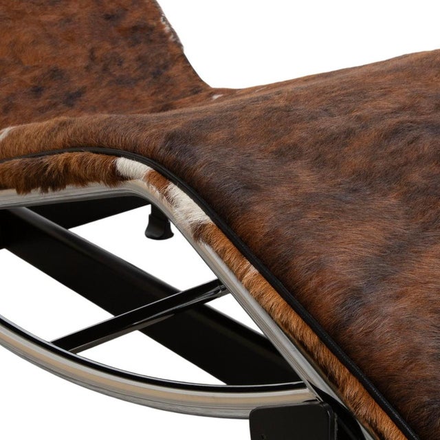 Animal Skin LC 4 Lounger in Brown Cowhide Fur by Le Corbusier for Cassina For Sale - Image 7 of 16