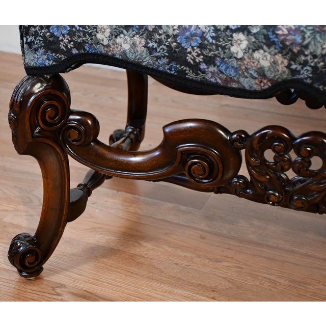 1900s Antique French Louis XV Carved Walnut Bench / New Upholstery For Sale - Image 10 of 14