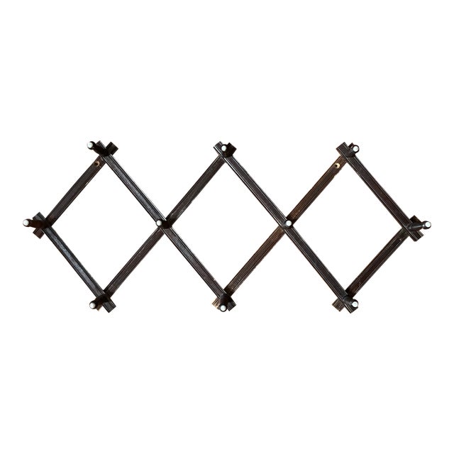 Antique 19th Century Reeded Wood and Turned Peg Adjustable Accordion X-Form Wall Mounted Coat Rack or Hooks for Scarves and Hats For Sale