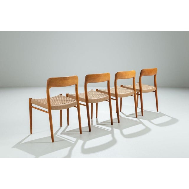 Model 75 Dining Chairs in Oak by Niels Otto Moller for J. L. Møllers, Denmark, 1954, Set of 4 For Sale - Image 4 of 15