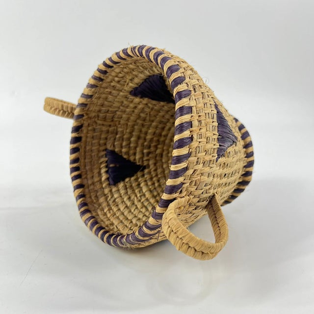 Early 20th Century Hausa Basket Nigeria MATTER COLLECTION For Sale - Image 4 of 8