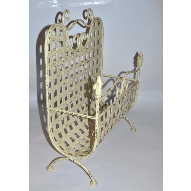 Mid-Century Modern 1970s Wrought Iron & Handwoven Iron Magazine Stand Champagne Shabby Chic Finish For Sale - Image 3 of 13