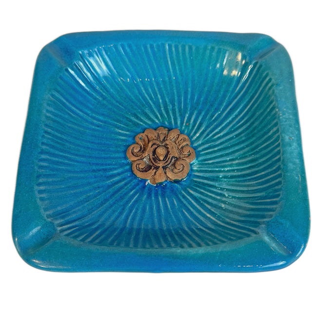 Mid-Century Modern 1960s Ugo Zaccagnini Italian Ceramic Ashtray With Floral Medallion in Turquoise Glaze For Sale - Image 3 of 5