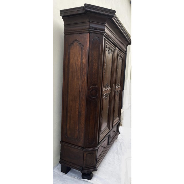Antique Baroque Wardrobe in Oak, 1600s For Sale - Image 3 of 18