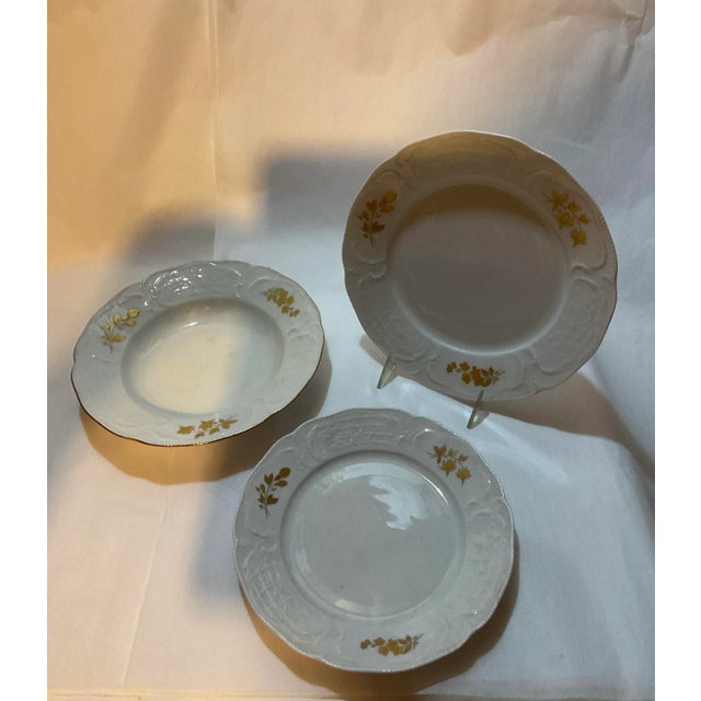 Rococo 1New 980s Porcelain With Gold Roses by Rosenthal - Set of 78 Pieces 1 For Sale - Image 3 of 18