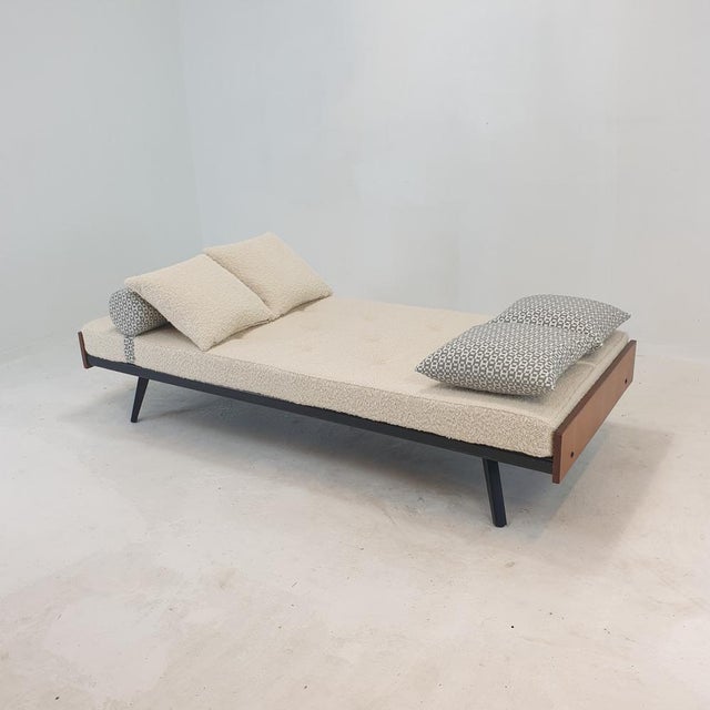 Mid-Century Modern Daybed with Hermes Cushions and Bolster, 1960s For Sale - Image 3 of 18