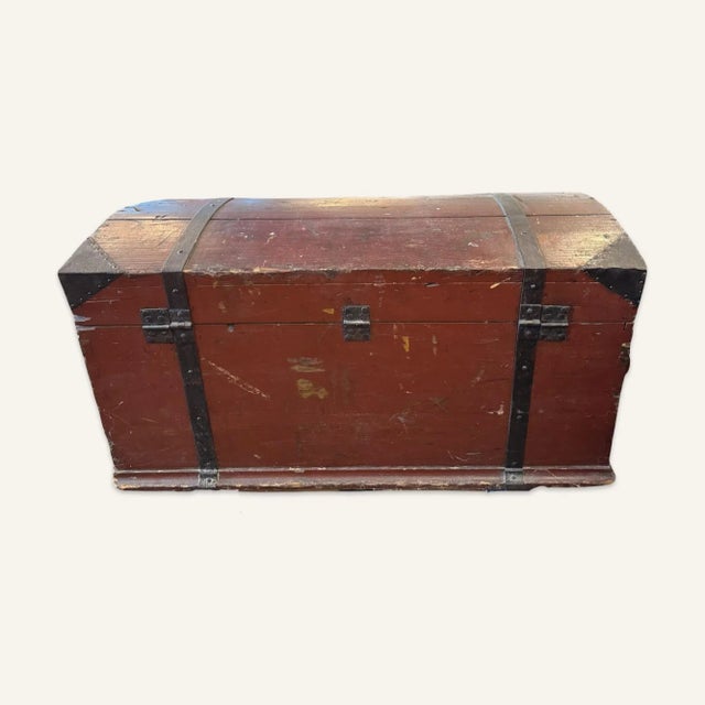 Early 19th Century Early 19th Century American Painted Wooden Trunk With Wrought and Hammered Iron Hardware For Sale - Image 5 of 11
