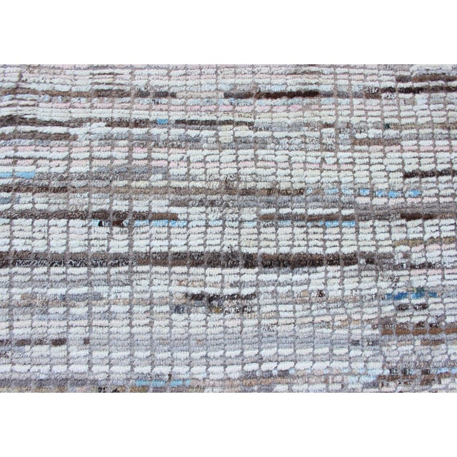 Moroccan Tribal Rug With Textured Grid Pattern in Ivory, Taupe, and Soft Blue 8'8 X 11'7 For Sale - Image 9 of 15