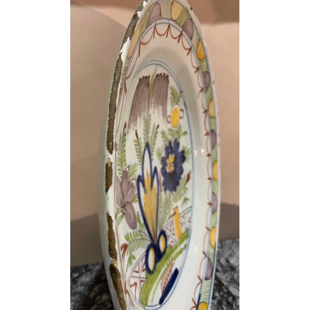 18th-19th Century Polychrome Delft Platter For Sale - Image 4 of 9