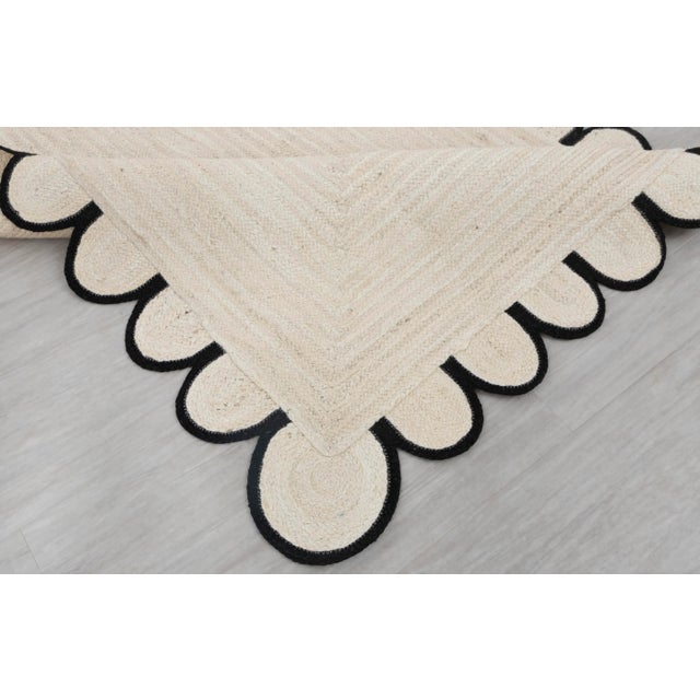 Black Scallop Edge With Solid White Jute Rug 5x7 Ft. For Sale - Image 6 of 13
