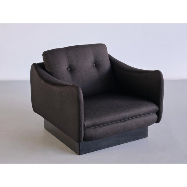 This striking lounge chair was designed by Michel Mortier and produced by the French manufacturer Sièges Steiner in 1963....