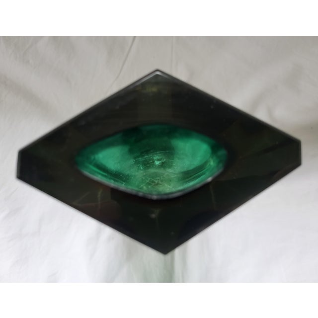 Mid-Century Modern Faceted Murano Sommerso Glass Rhombus Vase by Alessandro Mandruzzato, 1960s For Sale - Image 4 of 5