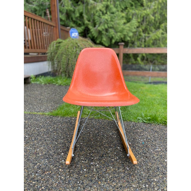 Herman Miller 1960s Mid Century Modern Vintage Herman Miller Eames Fiberglass Rocking Chair For Sale - Image 4 of 7