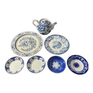 Vintage Mismatched Blue & White Chinoiserie Plates & Teapot - 7 Pieces