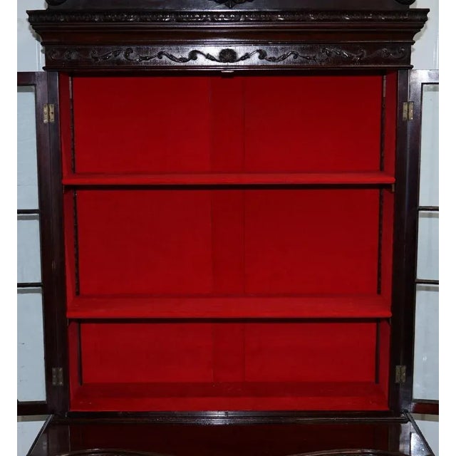 George III Thomas Chippendale Hardwood Bookcase on Serpentine Chest Drawers For Sale - Image 16 of 18