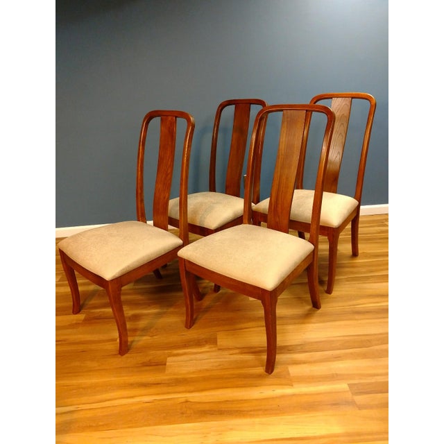 Thomasville Elegant Solid Oak Upholstered Dining Chairs –set of 6 $600/set $100/chair Simple lines and great proportions...