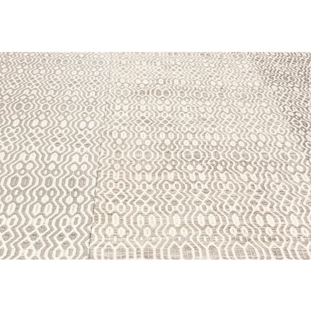 Contemporary White and Gray Flat-Weave Wool Rug by Doris Leslie Blau For Sale In New York - Image 6 of 10
