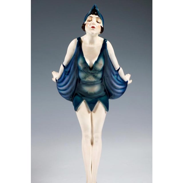 Blue Art Déco Figurine Kiss Posing Dance attributed to Stephan Dakon for Goldscheider, 1920s For Sale - Image 8 of 11