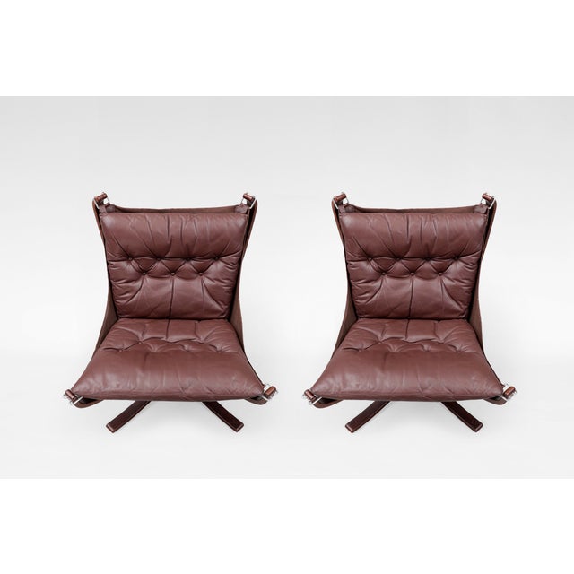 Vintage Falcon Chairs and Ottoman in Brown Leather and Plywood by Sigurd Ressell for Vatne Møbler, 1970s, Set of 3 For Sale - Image 6 of 8