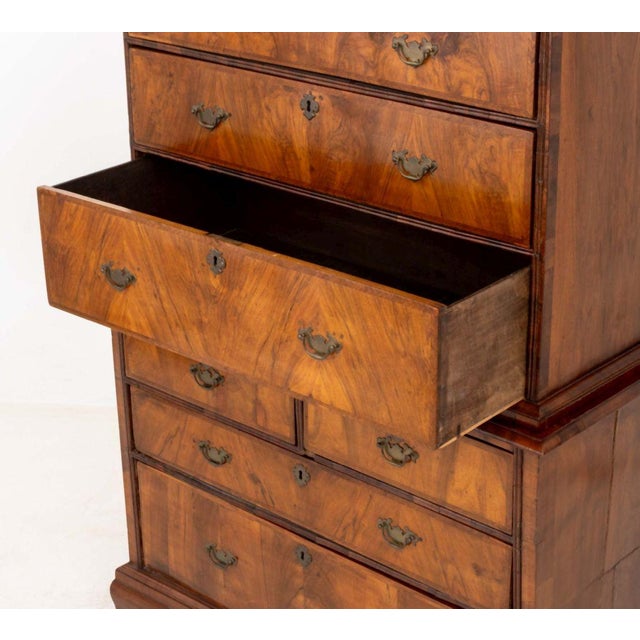 George II Walnut and Featherbanded Chest on Chest For Sale In New York - Image 6 of 10