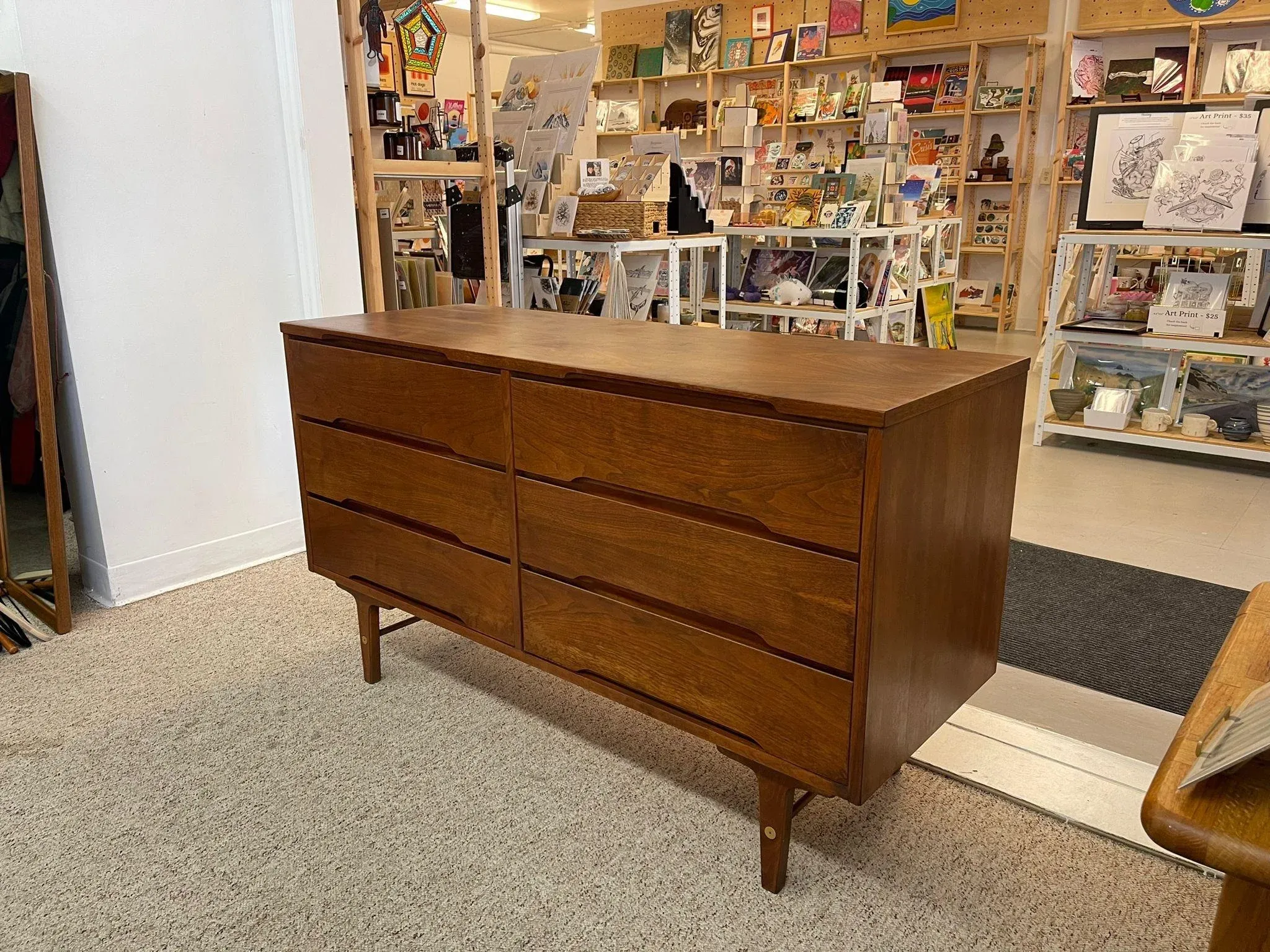1970s Vintage Mid Century Modern 6 Drawer Dresser by Stanley. | Chairish