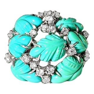 Late 20th Century Size 6 18K White Gold Turquoise and Diamond Carved Leaf Ring For Sale