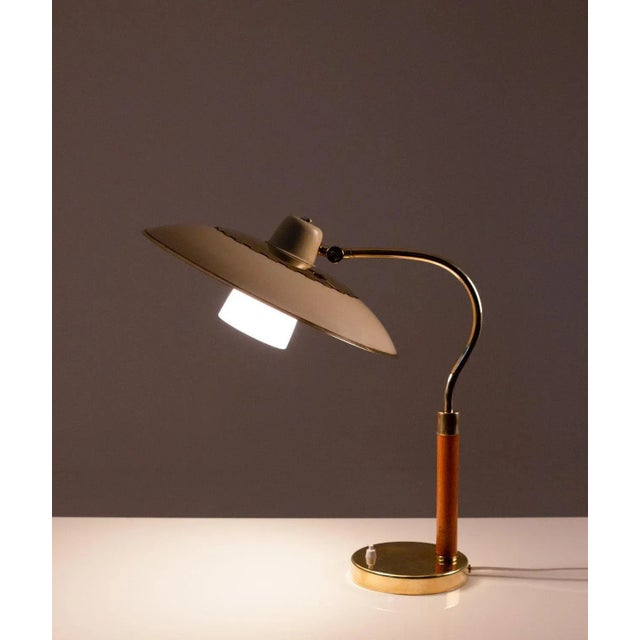 Mid-Century Swedish Model 600 Table Lamp in Brass, Glass and Wood from Boréns For Sale - Image 6 of 12