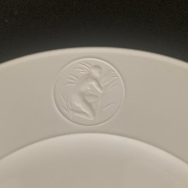 KPM Porcelain 1950s Kpm Arkadia Dinner Plate For Sale - Image 4 of 6