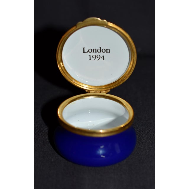 VTg. Ashley Enamel's Trinket Box Hand Painted Kestrel Hawk Bird of Prey Blue For Sale - Image 9 of 11