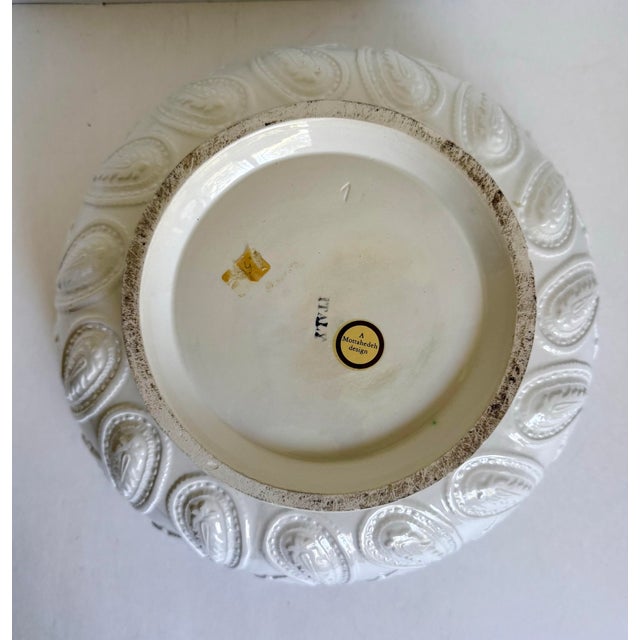 Vintage Mottahedeh Italian Ceramic Relief Centerpiece Serving Bowl For Sale - Image 9 of 11