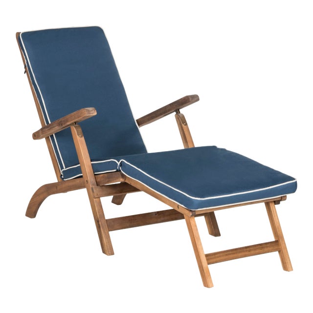 Modern Outdoor Lounge Chair in Natural & Navy For Sale