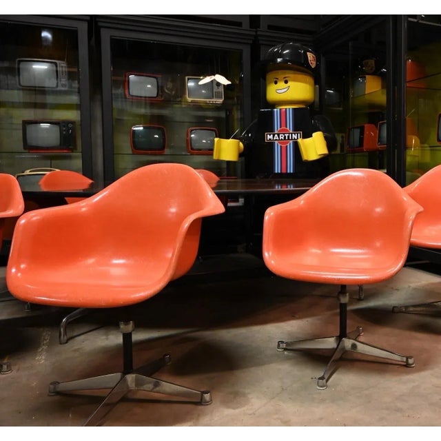 Herman Miller Mid-Century Orange Fibreglass Shell Chair attributed to Herman Miller for Charles Eames, 1970s For Sale - Image 4 of 9