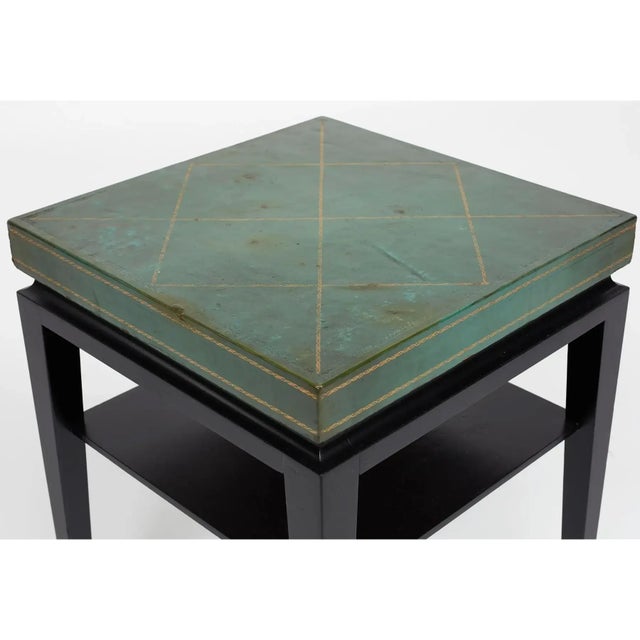Charak Furniture Co. Tommi Parzinger Green Leather Top Side Table Model No. 3033, 1950s, Usa. For Sale - Image 4 of 4