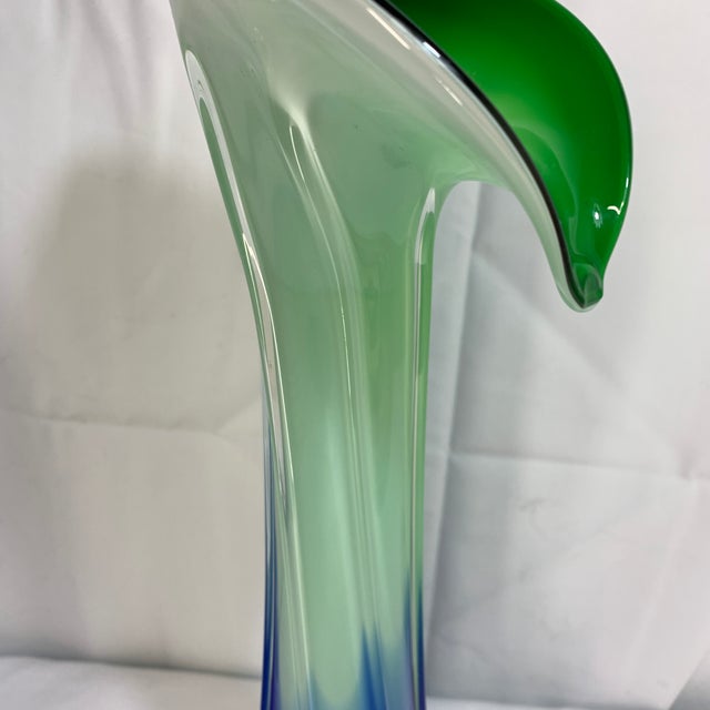 Mid-Century Murano Art Glass Vase Sculpted in the "Jack-in-the-Pulpit" or Calla Lily Style For Sale In Chicago - Image 6 of 7