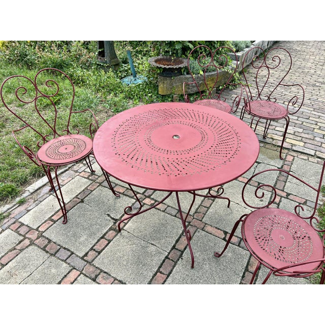 Maroon Wrought Iron Garden Table and Chairs, 1940s, Set of 5 For Sale - Image 8 of 13