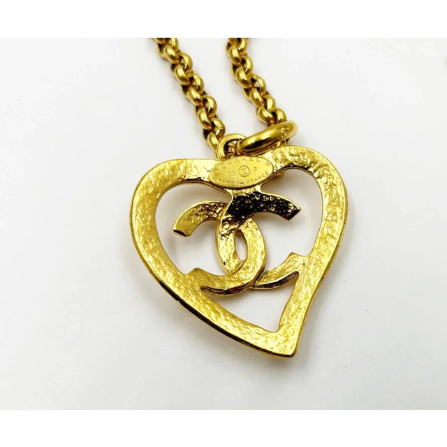 Chanel Chanel Vintage Gold Plated CC Heart Pendant Necklace For Sale - Image 4 of 4