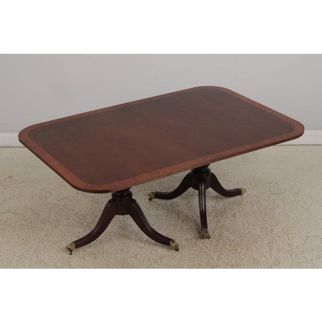 Traditional Henredon Banded Mahogany Dining Room Table For Sale - Image 3 of 17