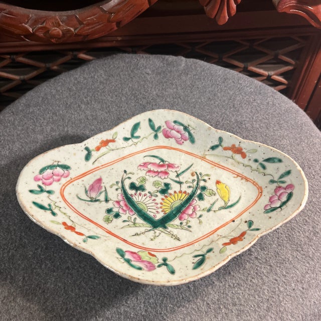 Late 19th Century Antique Chinese Export Famille Rose Pedestal Plate For Sale - Image 5 of 9
