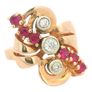 Vintage Retro 14k Yellow Gold Ruby & Diamond Cocktail Ring, Circa 1940s, Size 6.5 For Sale
