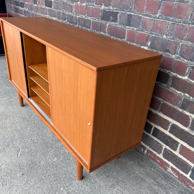 Milo Baughman for Drexel Today’s Living Mid-Century Modern Credenza For Sale - Image 10 of 10