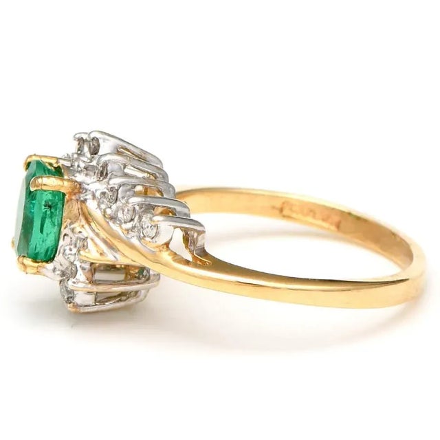 Contemporary 10KYW Emerald(0.81) & Diamond(0.24) Ring, size 6.25 For Sale - Image 3 of 5