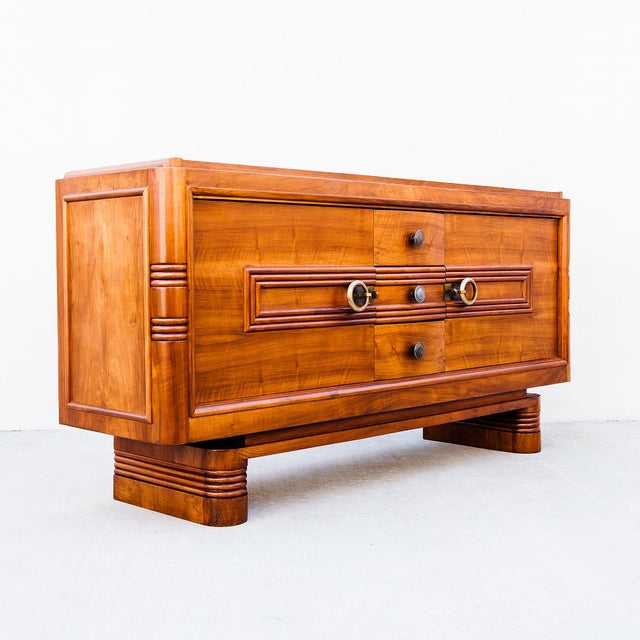 1930s French Art Deco Sideboard in Walnut by Charles Dudouyt, Attributed For Sale - Image 17 of 17